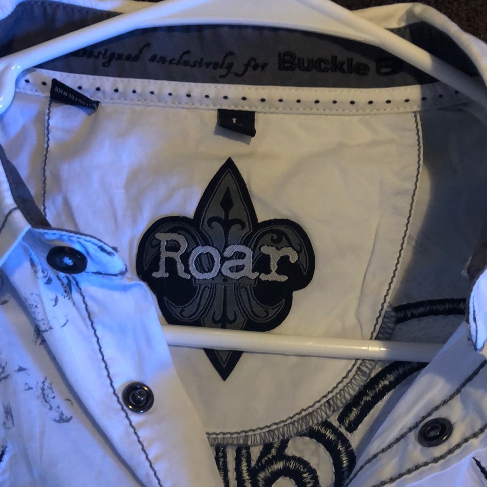 Roar shirt